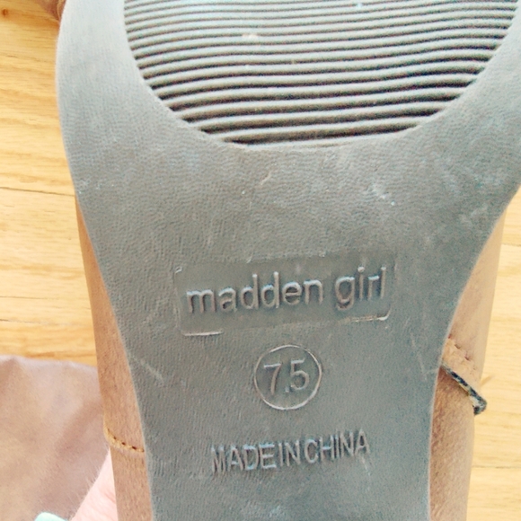 Madden Girl Brown Knee High Embroidered Boots Size 7.5 - Picture 2 of 5